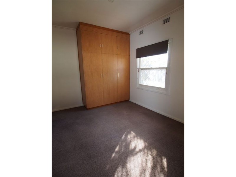 8 Fourth Avenue, Woodville Gardens SA 5012