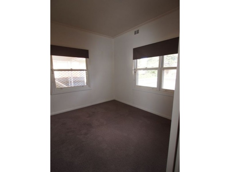 8 Fourth Avenue, Woodville Gardens SA 5012