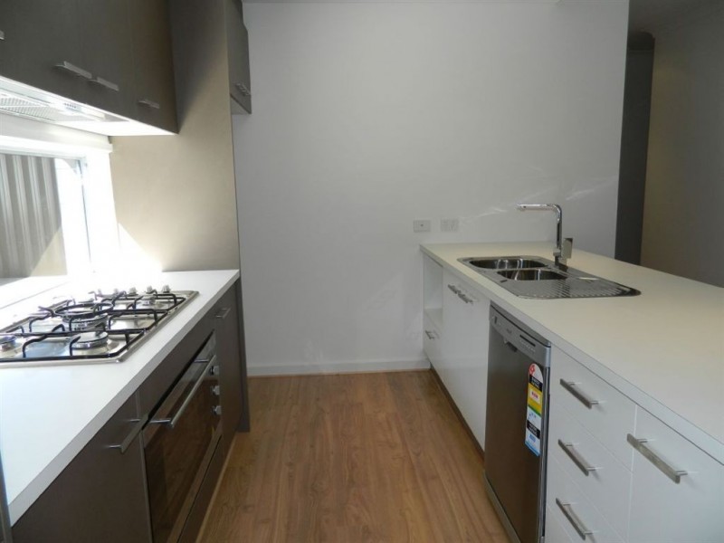 8 Bernard Street, Findon SA 5023