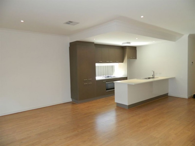 8 Bernard Street, Findon SA 5023