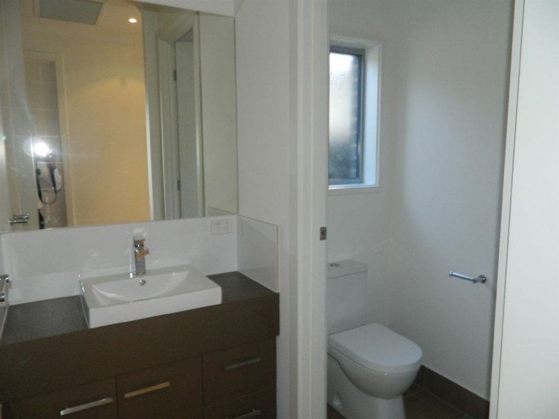 8 Bernard Street, Findon SA 5023