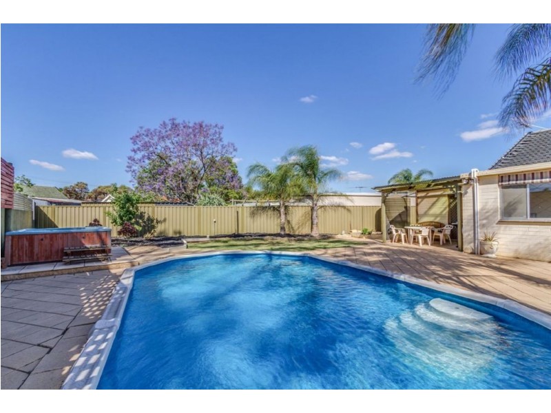 11 Barnes Cresent, Parafield Gardens SA 5107
