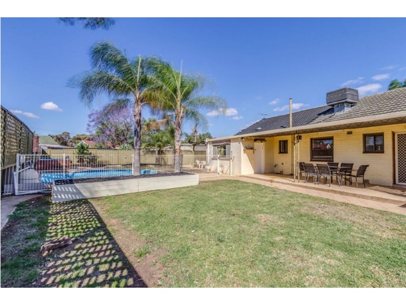 11 Barnes Cresent, Parafield Gardens SA 5107