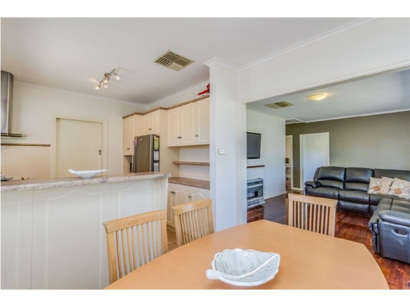 11 Barnes Cresent, Parafield Gardens SA 5107