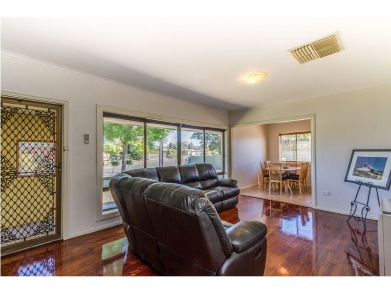 11 Barnes Cresent, Parafield Gardens SA 5107