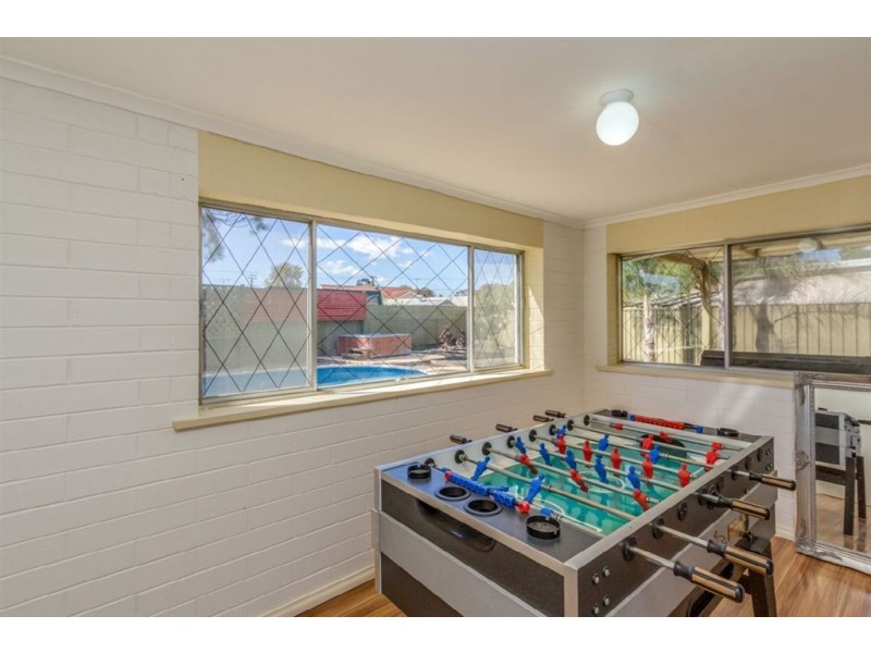 11 Barnes Cresent, Parafield Gardens SA 5107