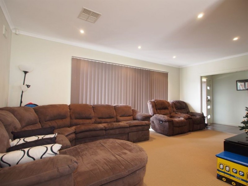 35 Steventon Drive, Banksia Park SA 5091