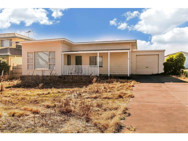 15 Griffiths Drive, Moana SA 5169