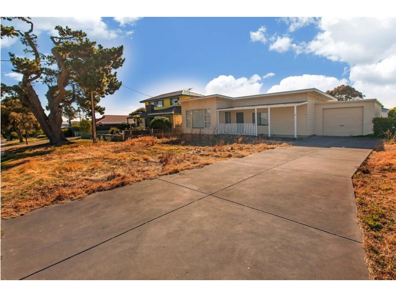 15 Griffiths Drive, Moana SA 5169