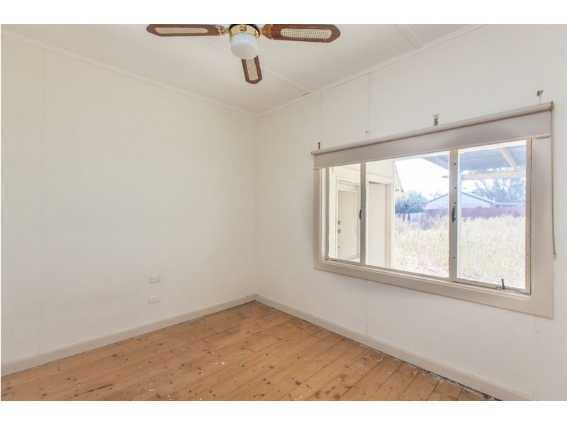 15 Griffiths Drive, Moana SA 5169