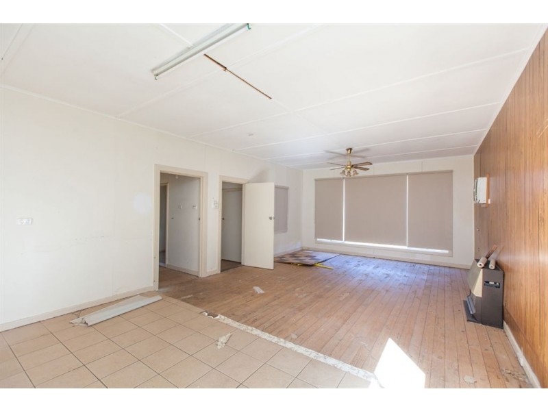 15 Griffiths Drive, Moana SA 5169