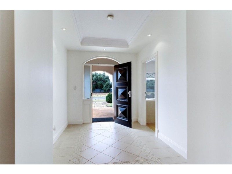 10 York Avenue East, Fulham Gardens SA 5024