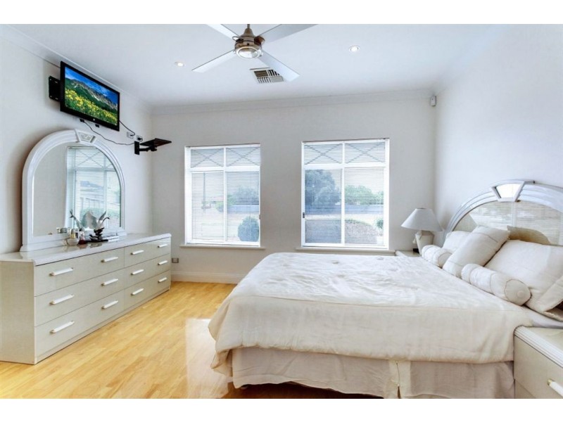 10 York Avenue East, Fulham Gardens SA 5024