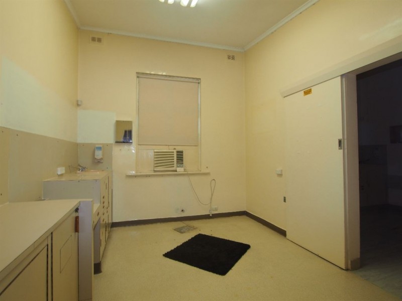 150 Trimmer, Seaton SA 5023