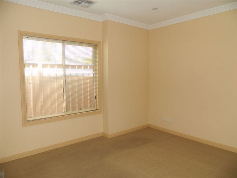 16 Dee Street, Woodville South SA 5011