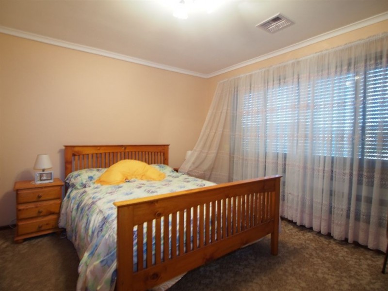 16 Bollen Street, North Haven SA 5018