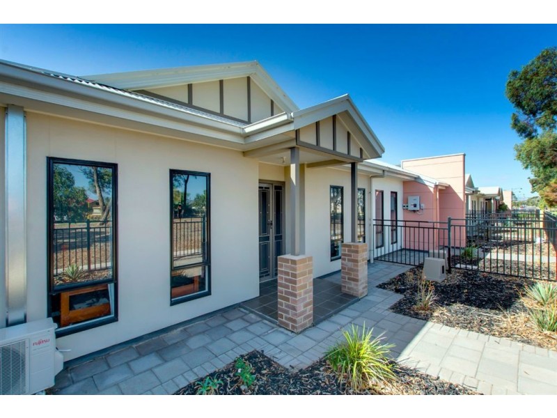 13 Sturt Street, Mansfield Park SA 5012