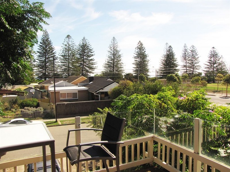 18 Duntroon Crescent, Taperoo SA 5017
