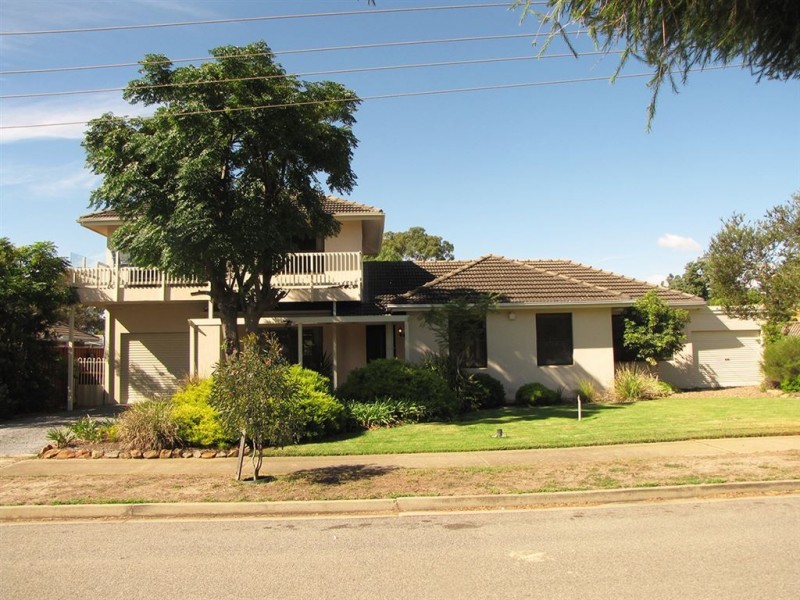 18 Duntroon Crescent, Taperoo SA 5017