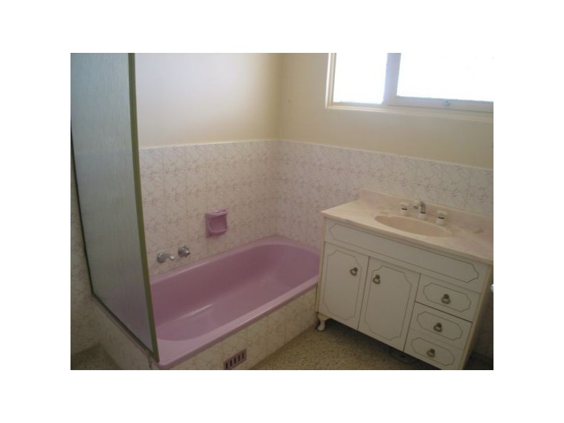 13 Lincoln Avenue, Parafield Gardens SA 5107