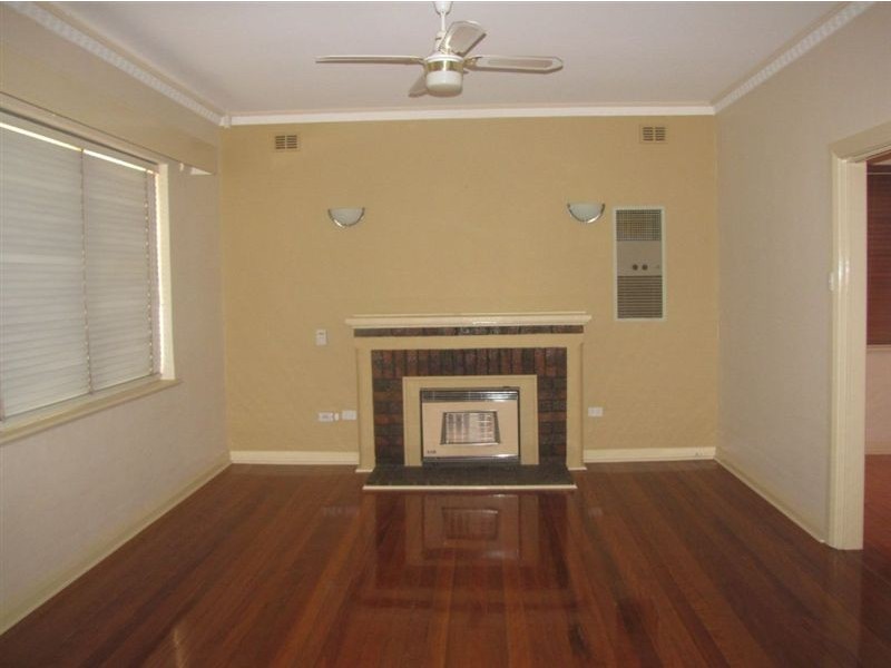 11 Agnes Street, Seaton SA 5023