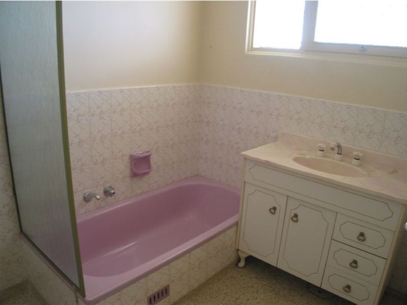 13 Lincoln Avenue, Parafield Gardens SA 5107