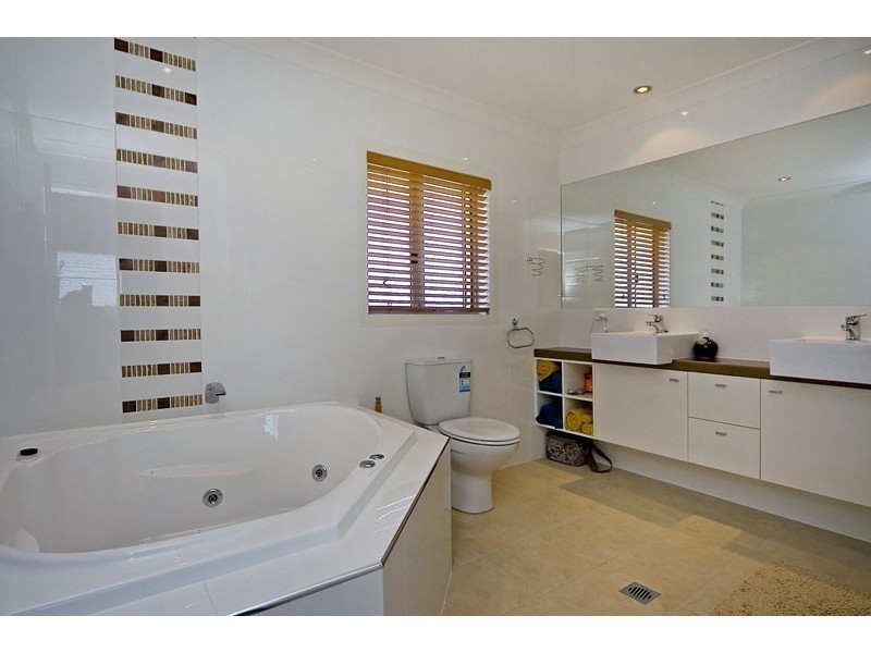 Hope Island QLD 4212