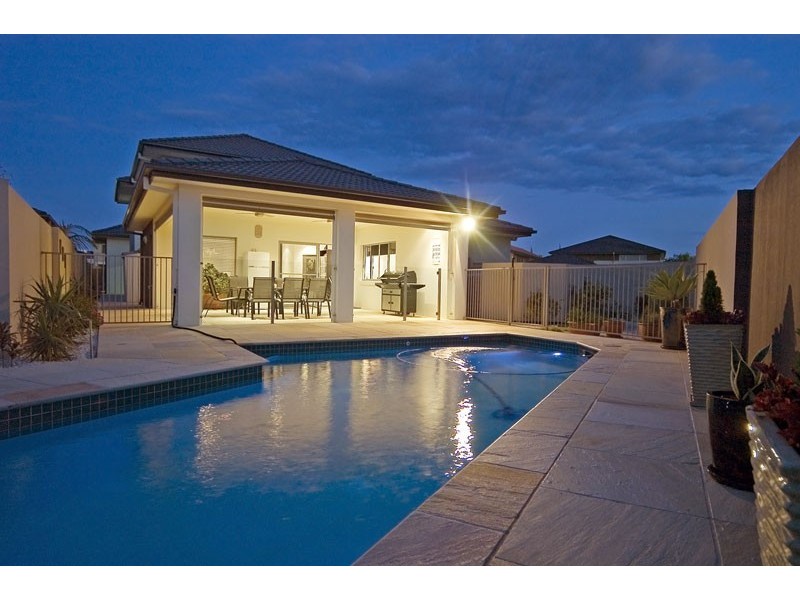 Hope Island QLD 4212