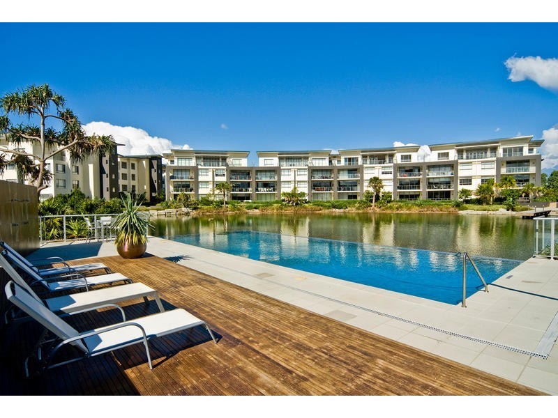 242/3 Pendraat Parade, Hope Island QLD 4212
