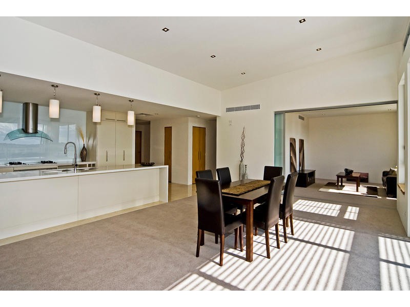 242/3 Pendraat Parade, Hope Island QLD 4212