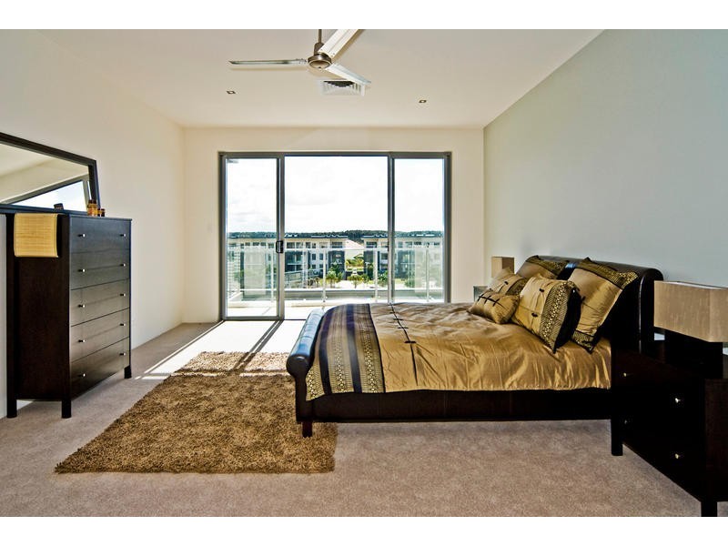 242/3 Pendraat Parade, Hope Island QLD 4212