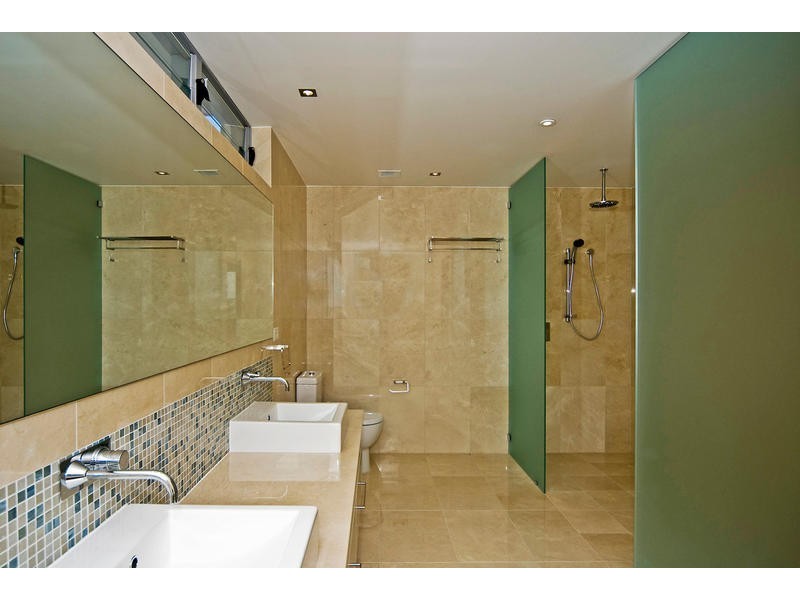 242/3 Pendraat Parade, Hope Island QLD 4212