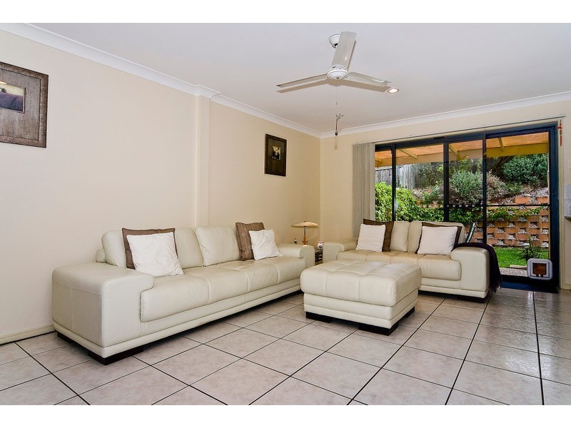 10/1 Hervey Street, Pacific Pines QLD 4211
