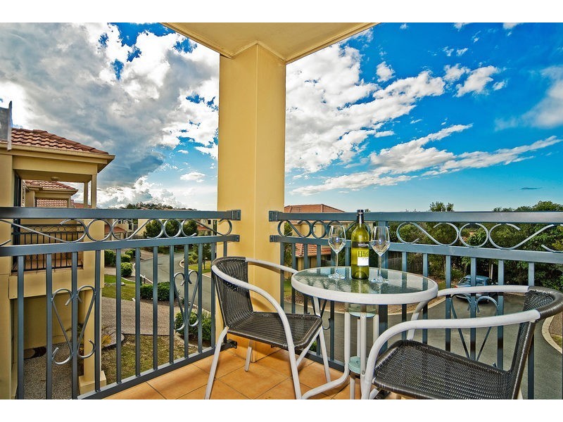 10/1 Hervey Street, Pacific Pines QLD 4211