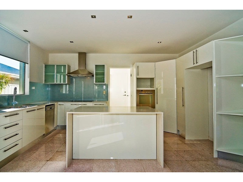 154 Lae Drive, Runaway Bay QLD 4216