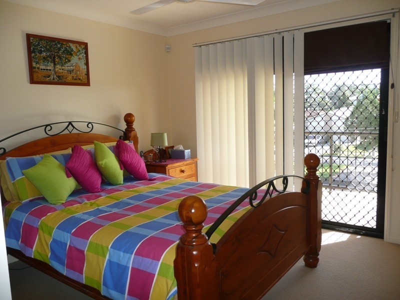 1/32 Abalone Ave, Paradise Point QLD 4216