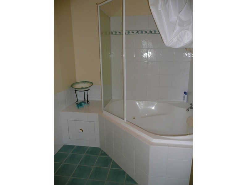 1/32 Abalone Ave, Paradise Point QLD 4216