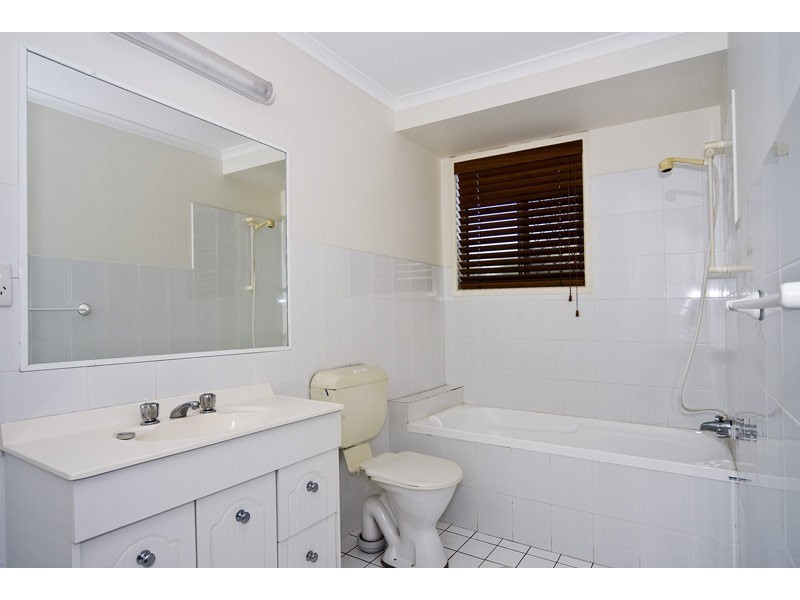 17 Coombabah Road, Runaway Bay QLD 4216