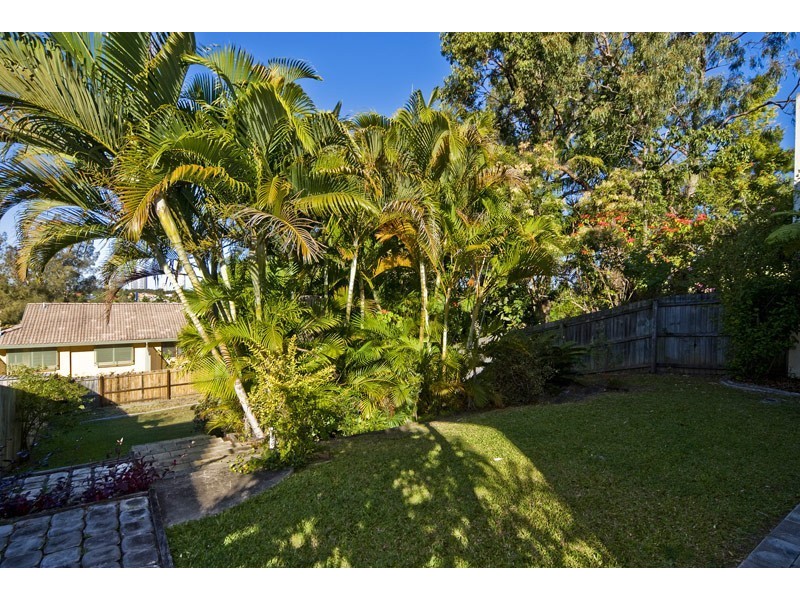 2/477 Pine Ridge Road, Runaway Bay QLD 4216