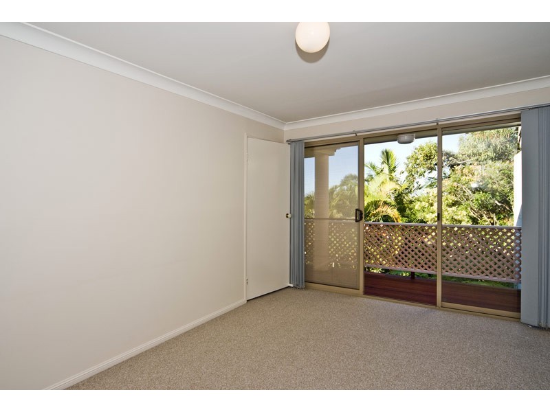 2/477 Pine Ridge Road, Runaway Bay QLD 4216