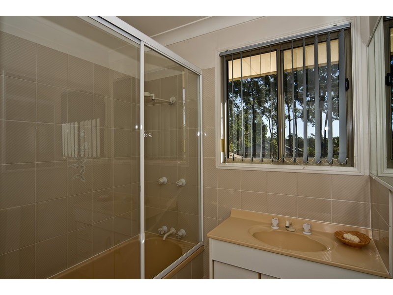 2/477 Pine Ridge Road, Runaway Bay QLD 4216