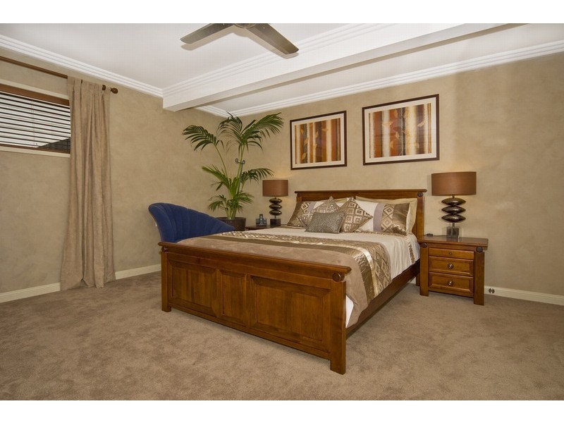 12 Hansford Road, Coombabah QLD 4216