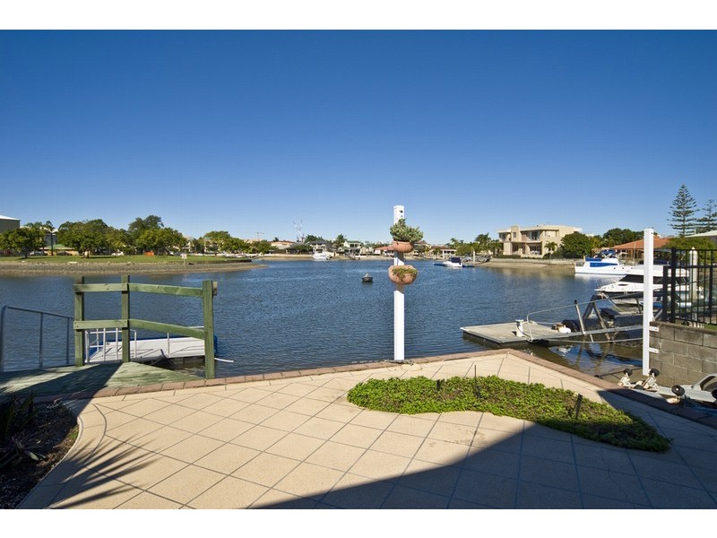 2/20 Margaroola Avenue, Biggera Waters QLD 4216