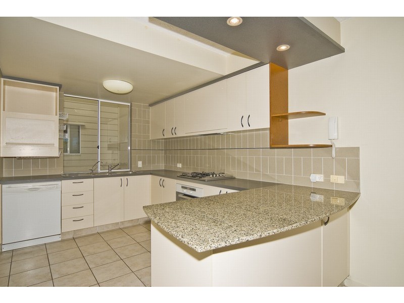 2/20 Margaroola Avenue, Biggera Waters QLD 4216