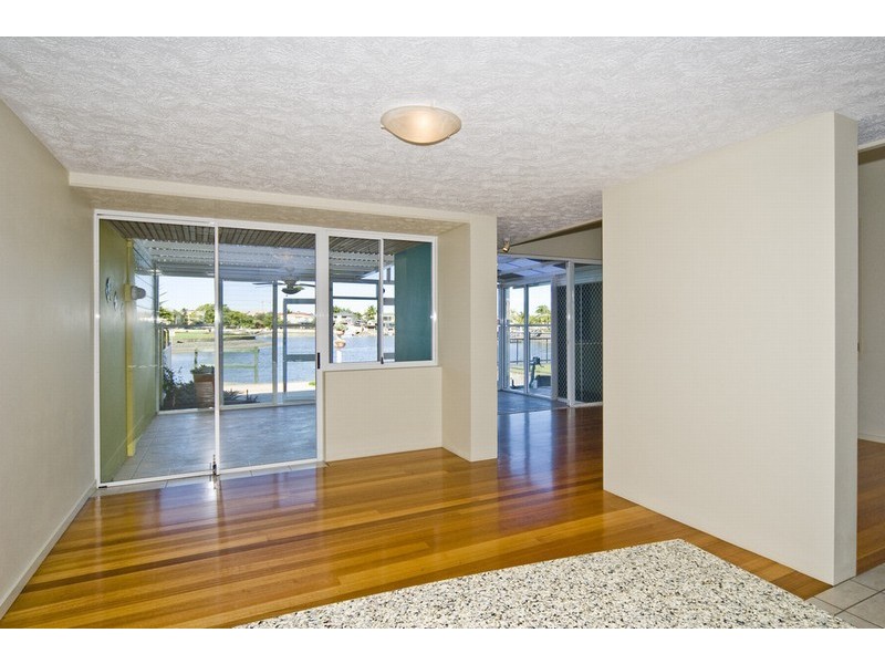 2/20 Margaroola Avenue, Biggera Waters QLD 4216