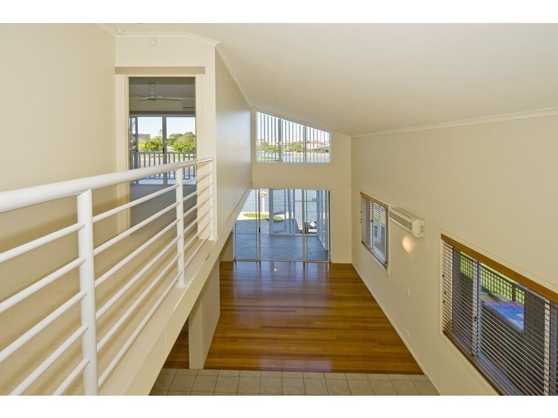 2/20 Margaroola Avenue, Biggera Waters QLD 4216