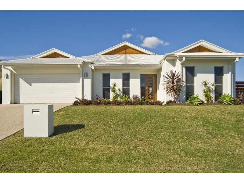 8 Biscay, Runaway Bay QLD 4216