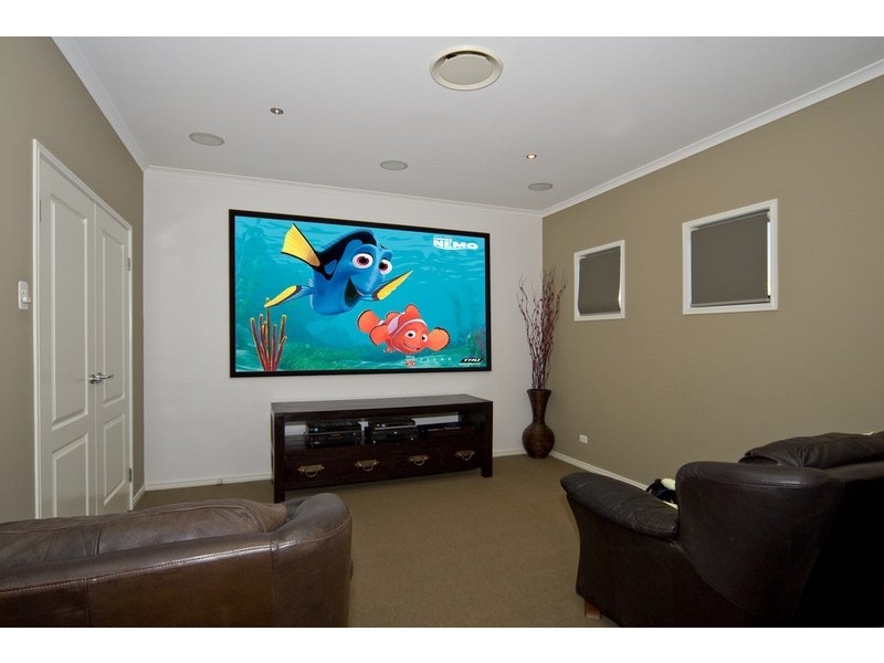 8 Biscay, Runaway Bay QLD 4216