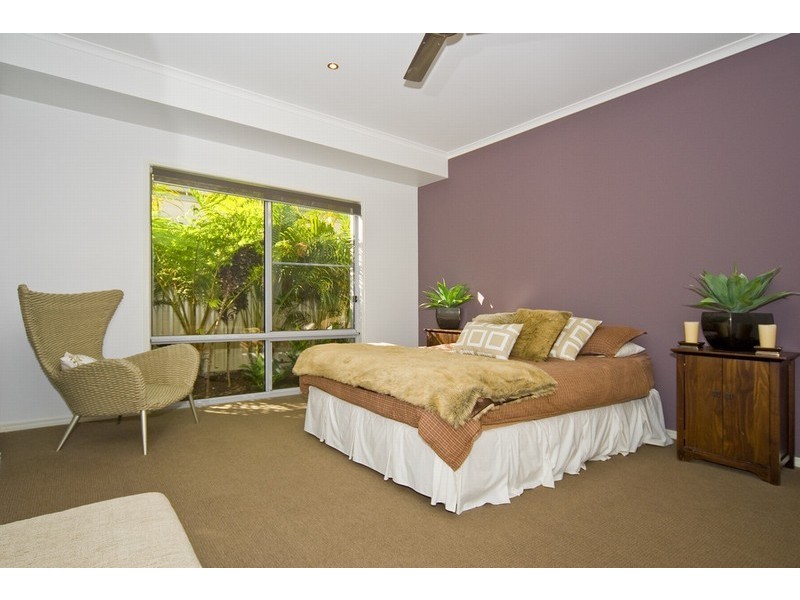 8 Biscay, Runaway Bay QLD 4216