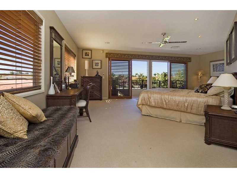153 Pebble Beach Drive, Runaway Bay QLD 4216